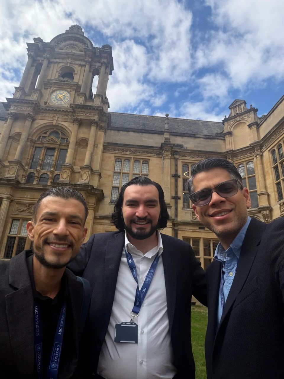 Profesionales con credenciales IBC frente a la Universidad de Oxford